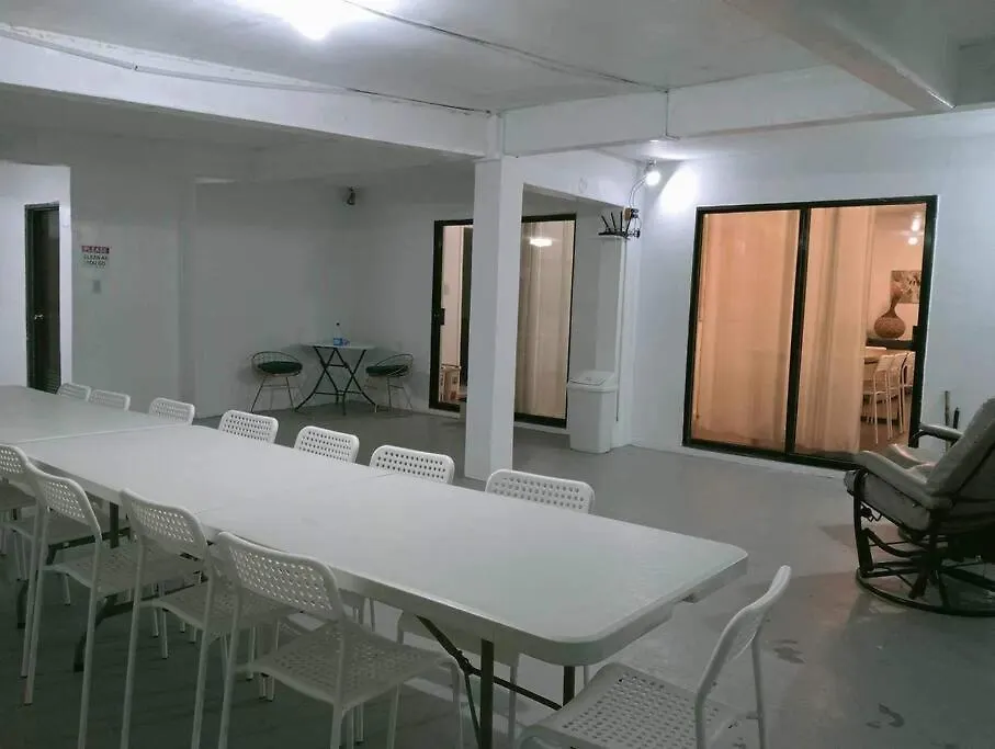 8 Bedroom Subic Bay/300Mbps/Big Screened Lanai Sawat 0*,  Philippines