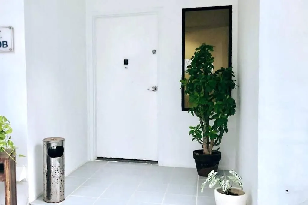 Holiday home 8 Bedroom Subic Bay/300Mbps/Big Screened Lanai Sawat Philippines