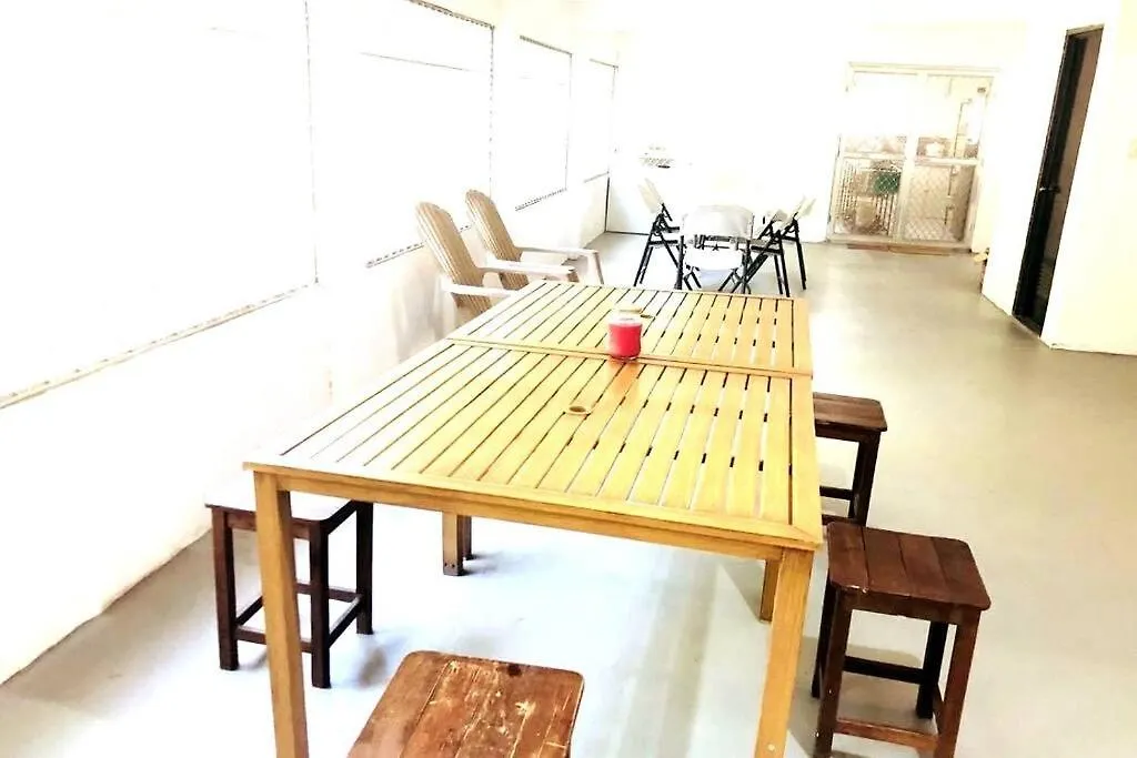 Holiday home 8 Bedroom Subic Bay/300Mbps/Big Screened Lanai Sawat Philippines