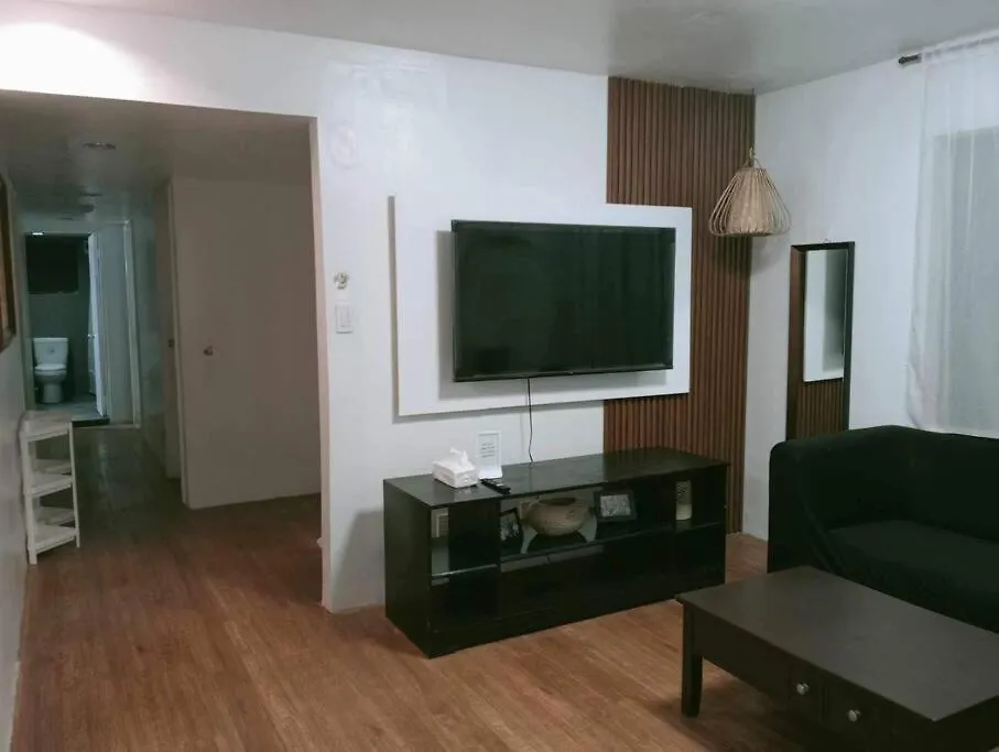 8 Bedroom Subic Bay/300Mbps/Big Screened Lanai Sawat Holiday home