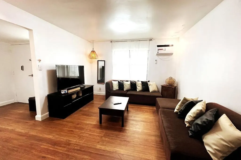 8 Bedroom Subic Bay/300Mbps/Big Screened Lanai Sawat Holiday home